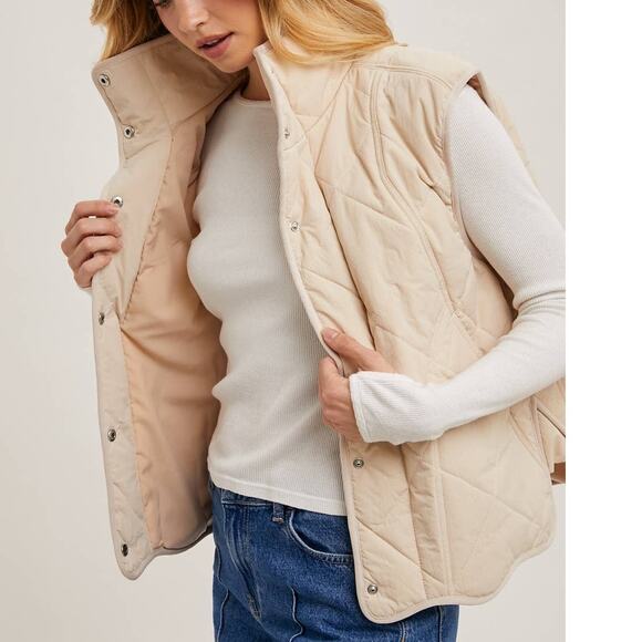 Button Down Quilted Puffer Vest with Pockets Creamy Beige - Picture 6 of 12